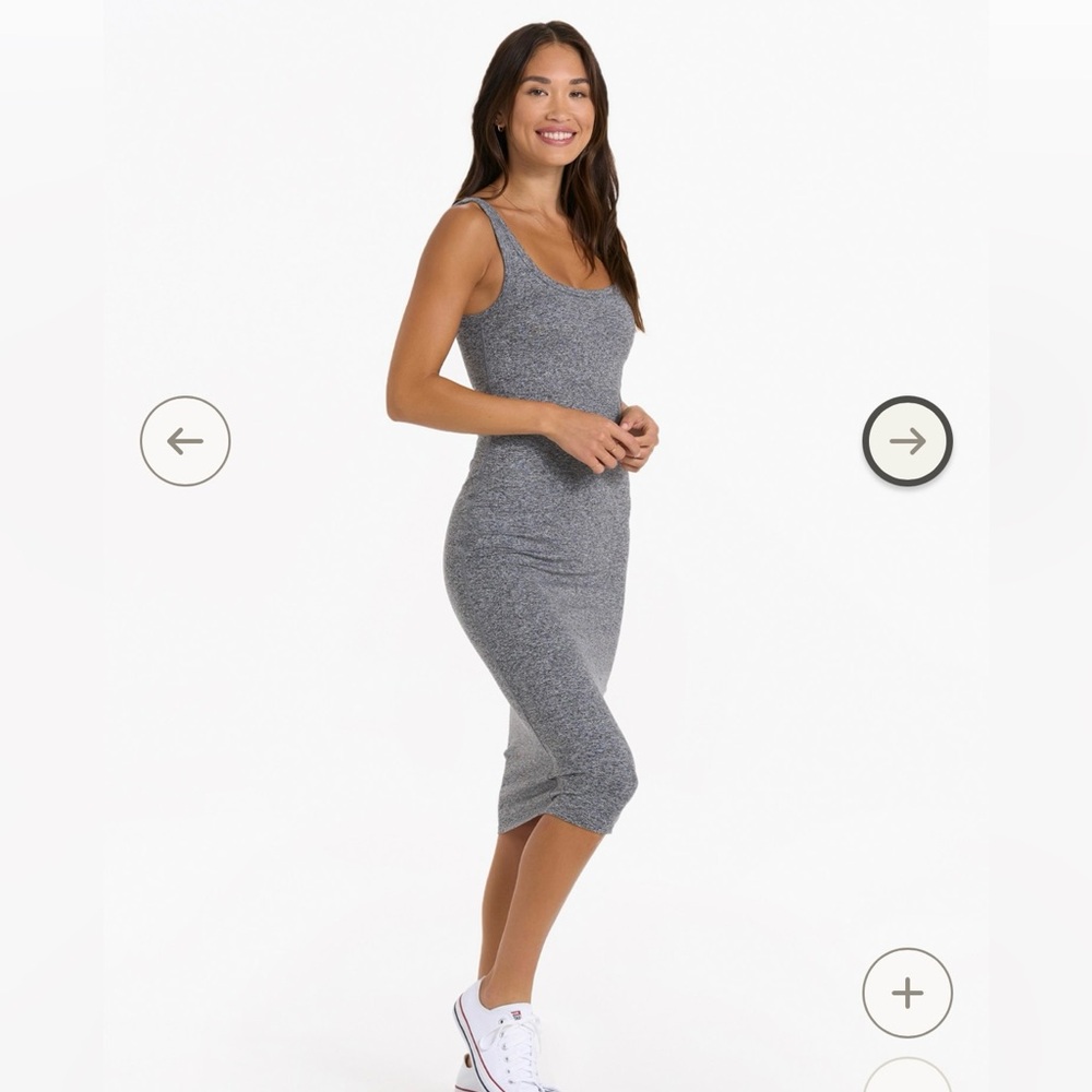 Vuori Halo Essential Dress size small -gray